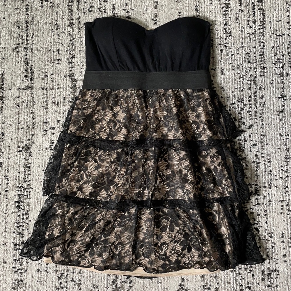 Agaci Lace Strapless Dress